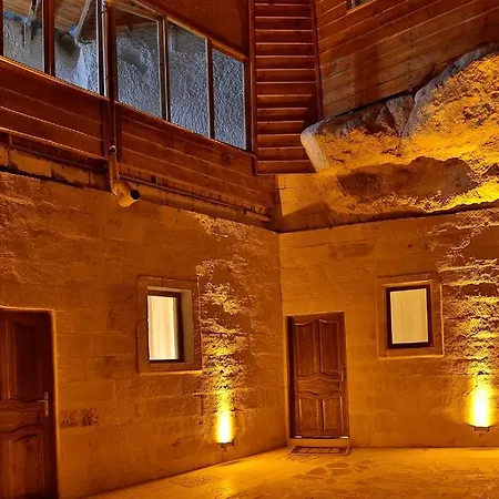 Garden Cave Hostel *