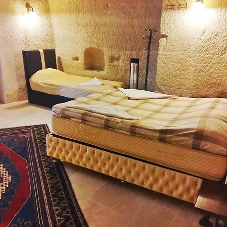 Garden Cave Hostel *