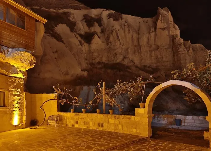 Garden Cave Hostel *